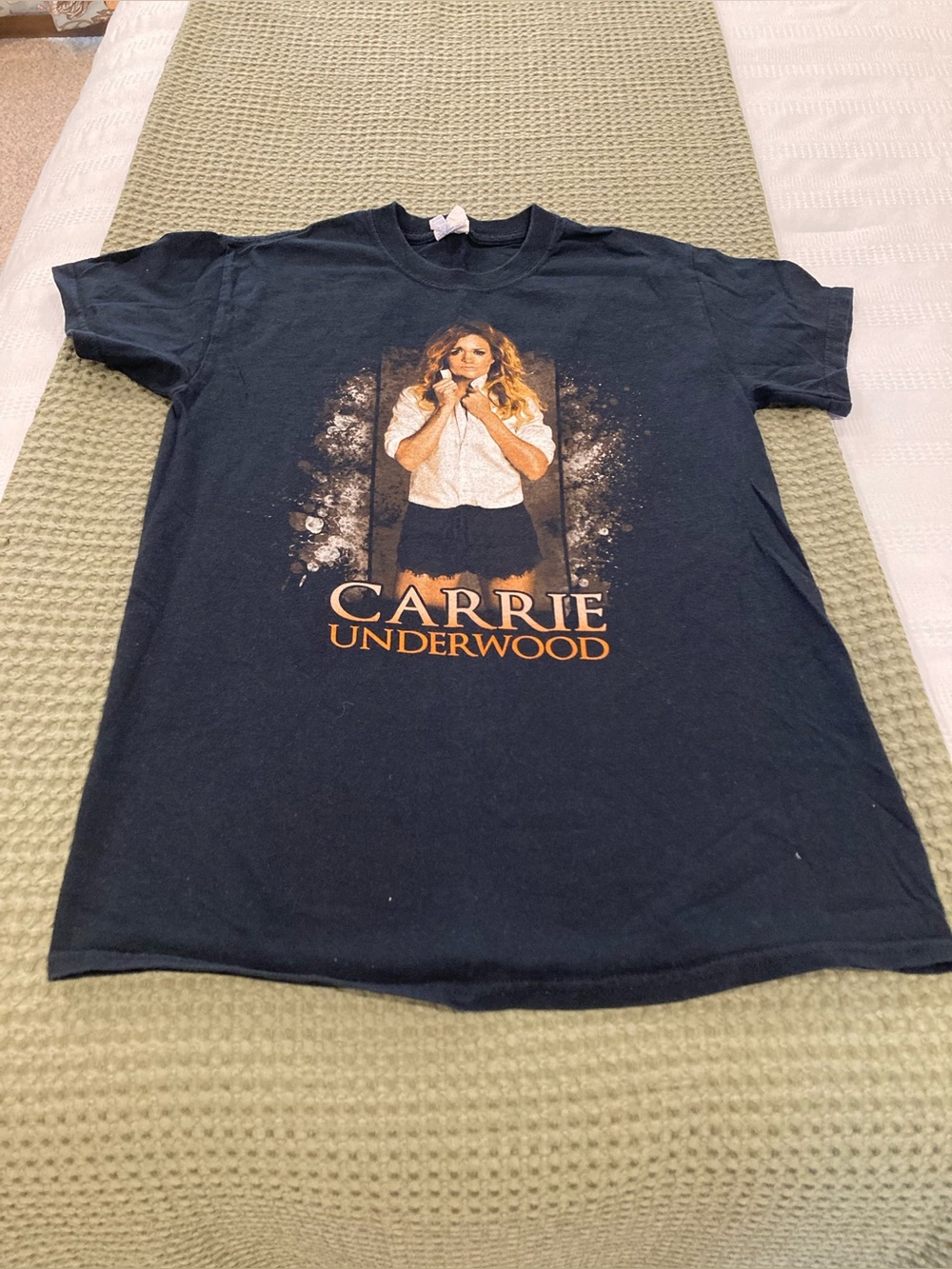 Official Carrie Underwood Live Summer 2015 Tour concert short sleeve shirt s